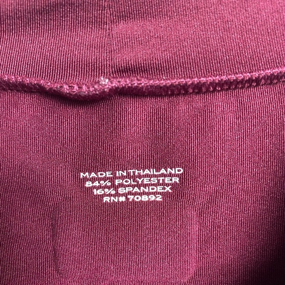 Starter Woman’s Top Sz XL Star-Fit Burgundy Dry Long Sleeves Athletic Turtleneck - Picture 2 of 3